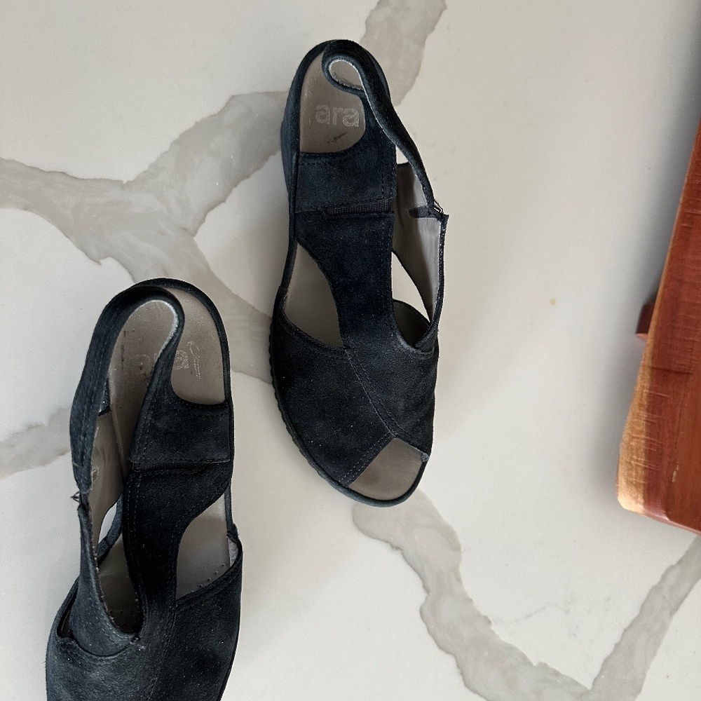 ARA Colleen Nubuck Peep Toe Sandal